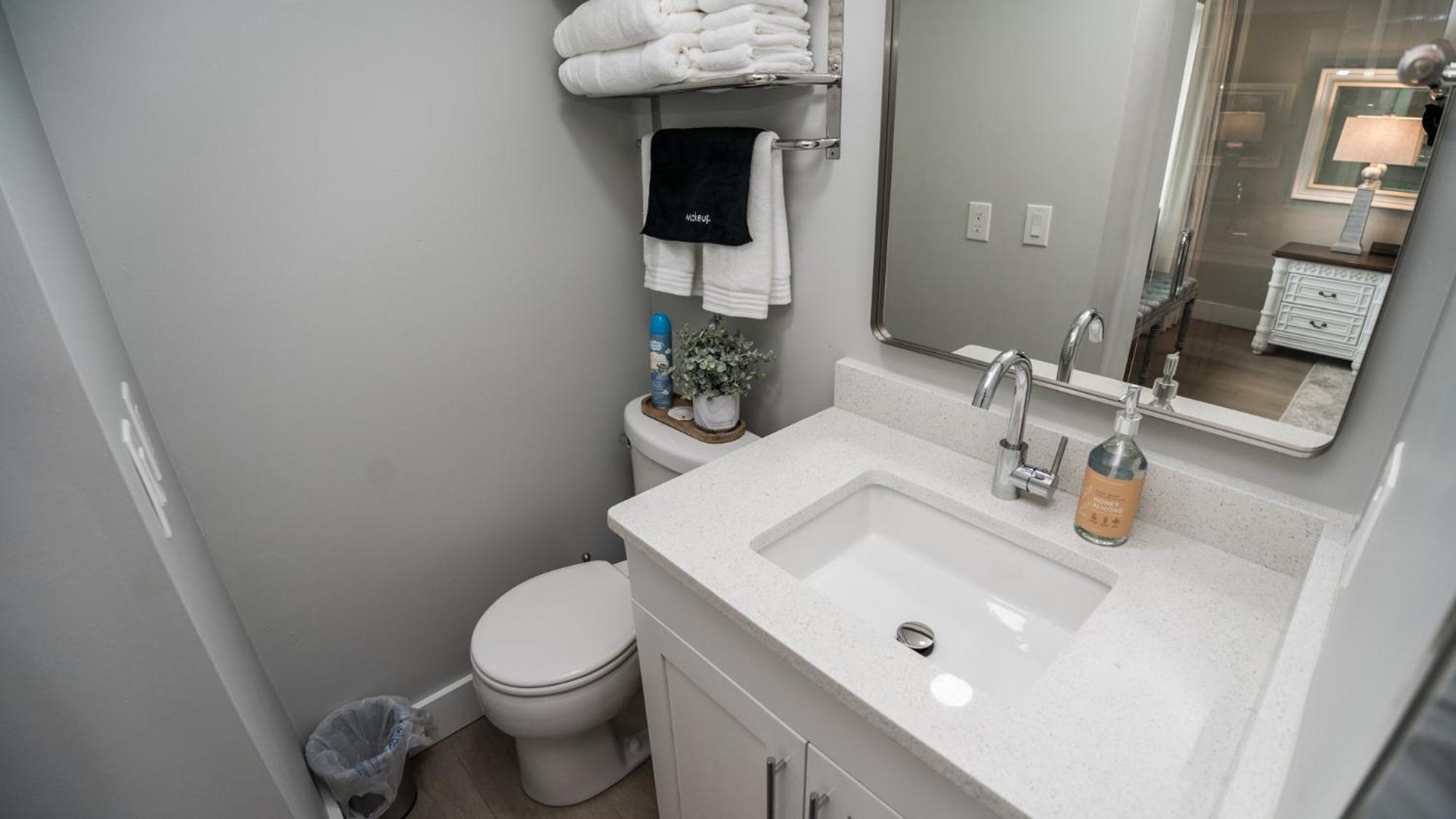 New Rental - 3Br 3Ba Corner Beachfront - 2024 Remodel - 3 Pools, Tiki Hut, Gym, Tennis 파나마 시티 외부 사진