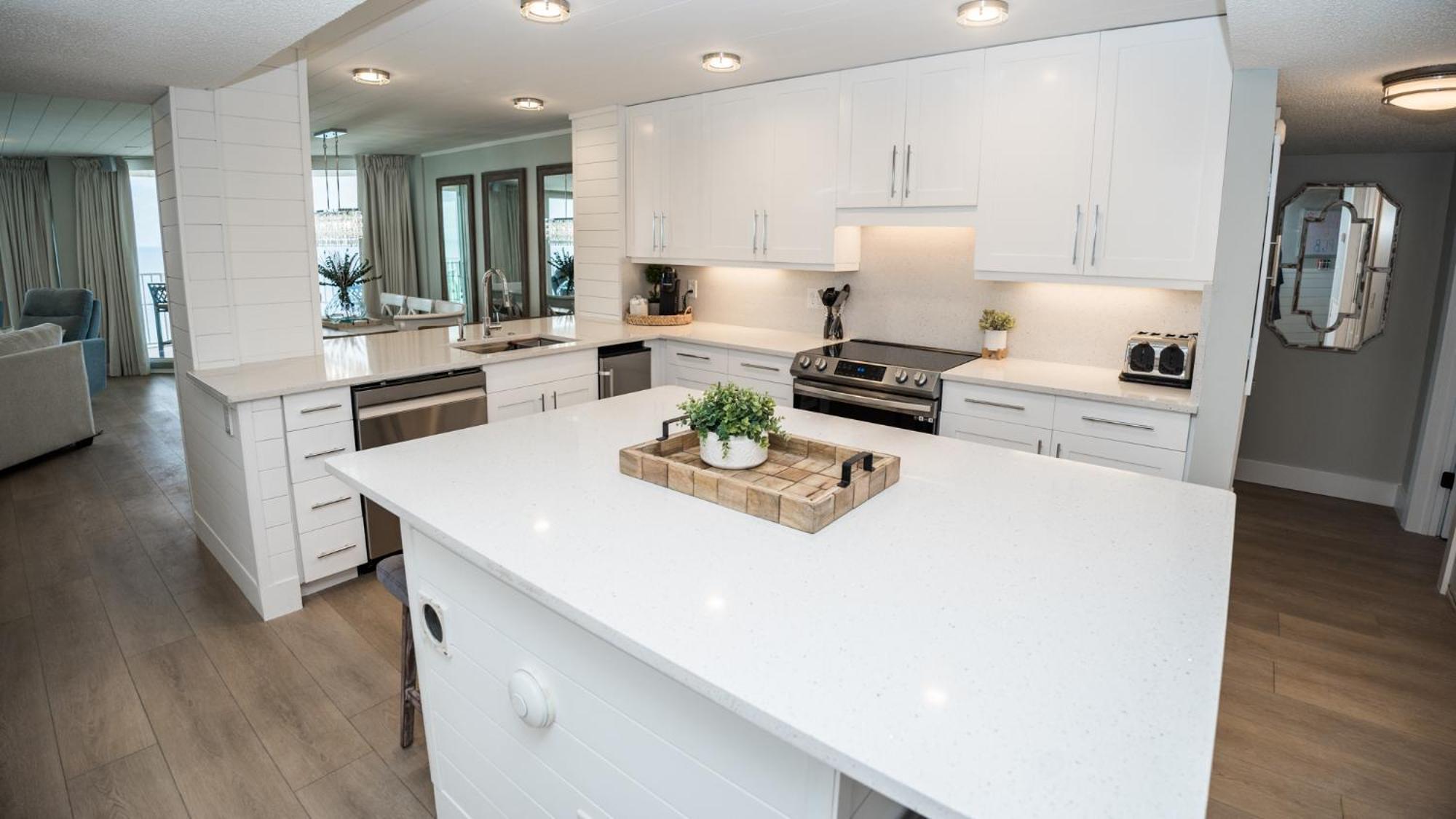 New Rental - 3Br 3Ba Corner Beachfront - 2024 Remodel - 3 Pools, Tiki Hut, Gym, Tennis 파나마 시티 외부 사진