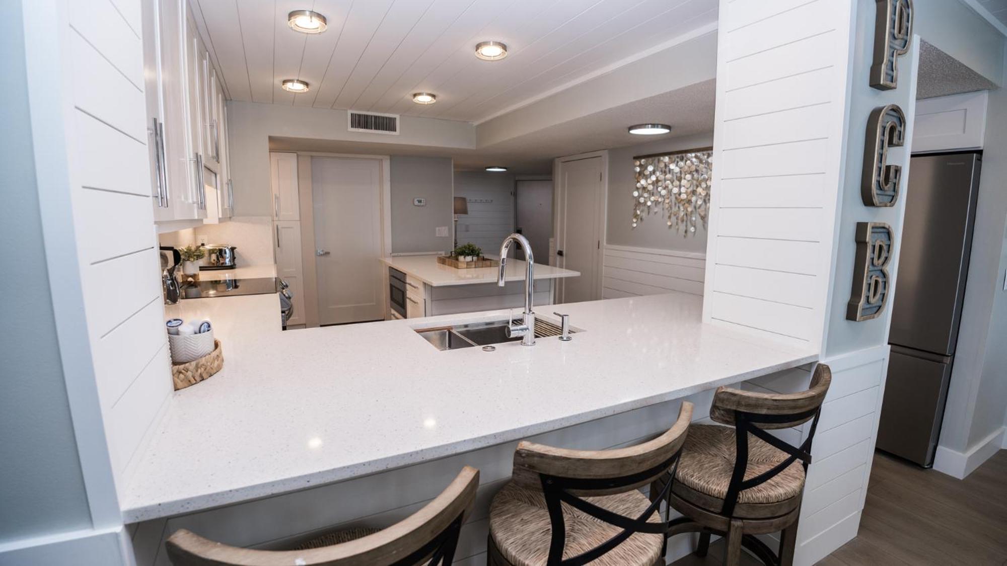 New Rental - 3Br 3Ba Corner Beachfront - 2024 Remodel - 3 Pools, Tiki Hut, Gym, Tennis 파나마 시티 외부 사진