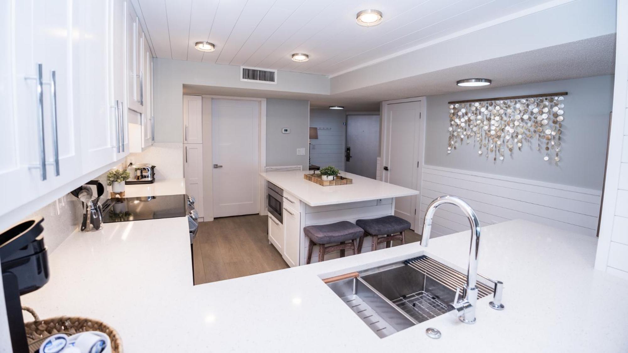 New Rental - 3Br 3Ba Corner Beachfront - 2024 Remodel - 3 Pools, Tiki Hut, Gym, Tennis 파나마 시티 외부 사진